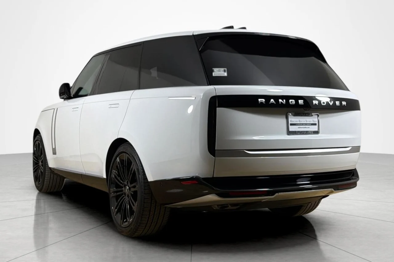 Used 2024 WHITE Land Rover Autobiography image 3