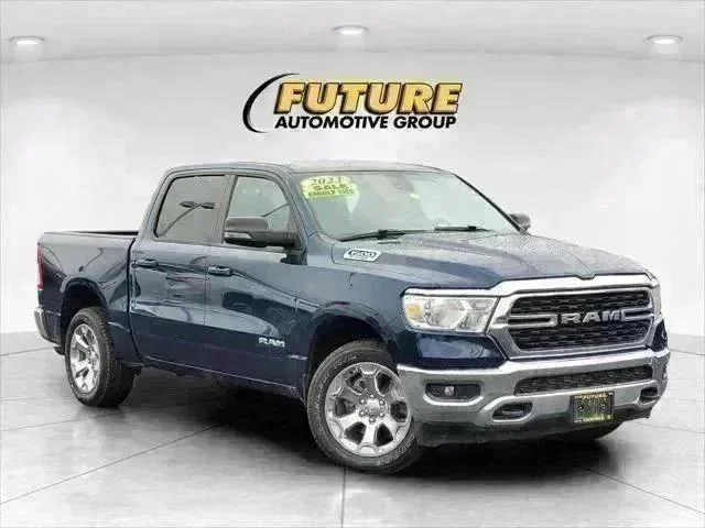 2023 RAM 1500 Big Horn/Lone Star 4x4 Crew Cab 5'7's photo