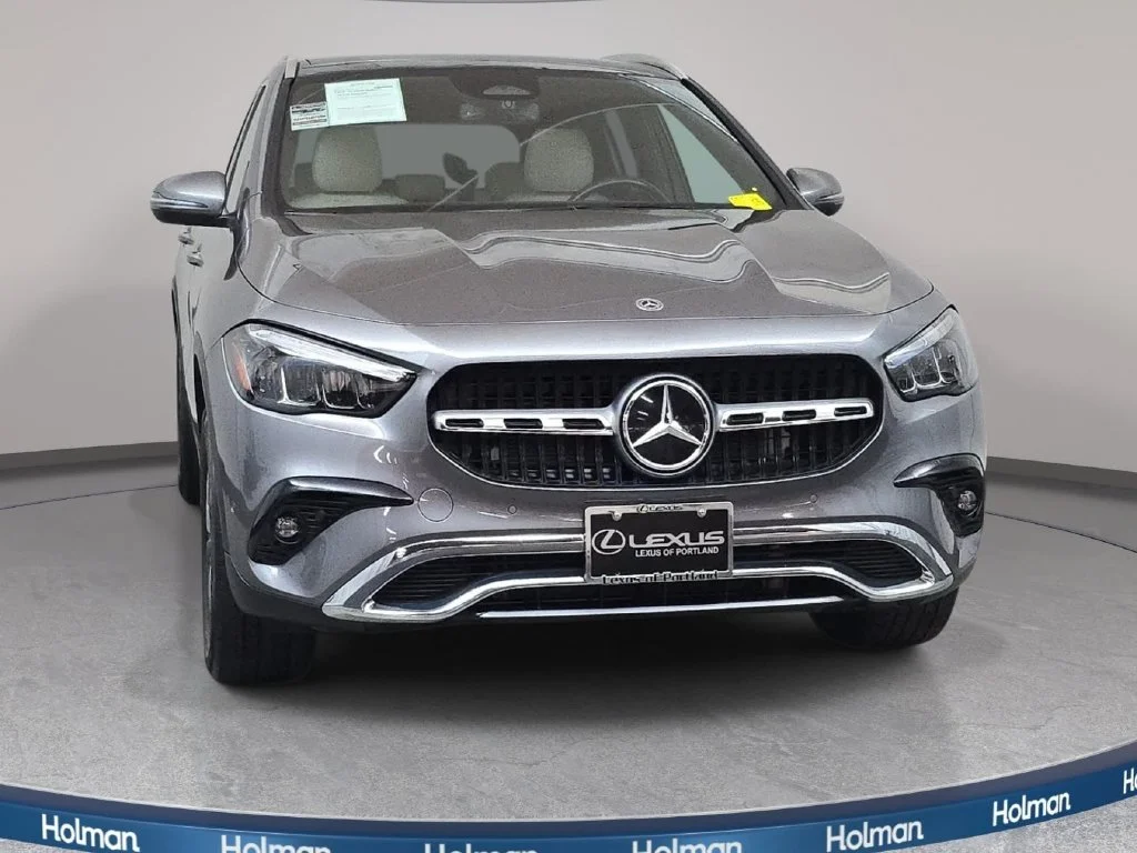 Used 2025  Mercedes-Benz GLA 250 image 3