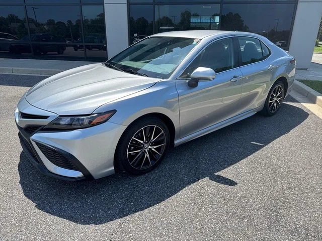 2024 Toyota Camry SE Auto (Natl)
