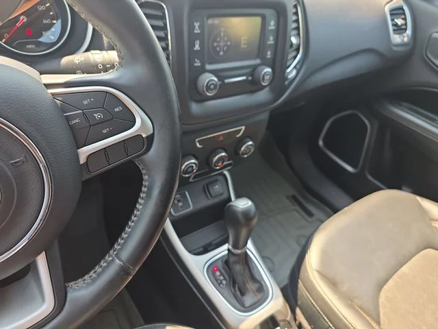 Used 2018 Black Jeep Latitude image 25
