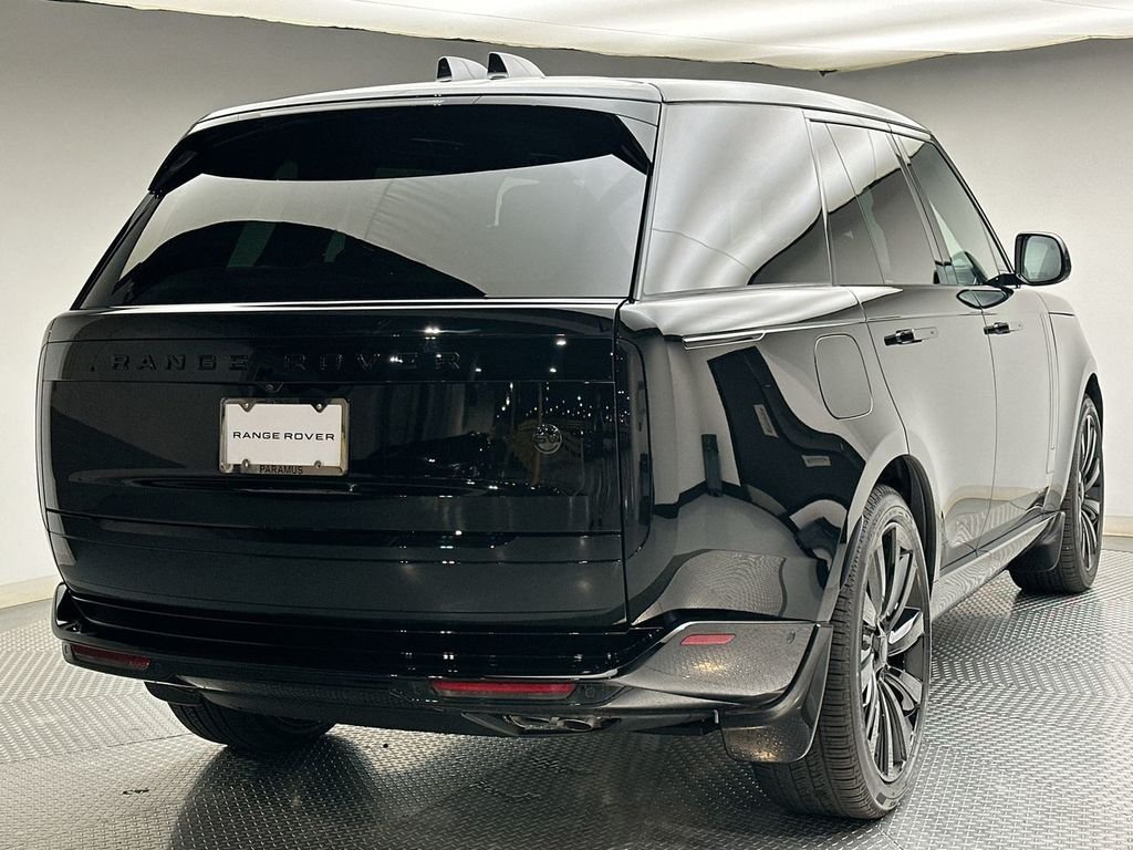 New 2026 Narvik Black Land Rover SV image 3