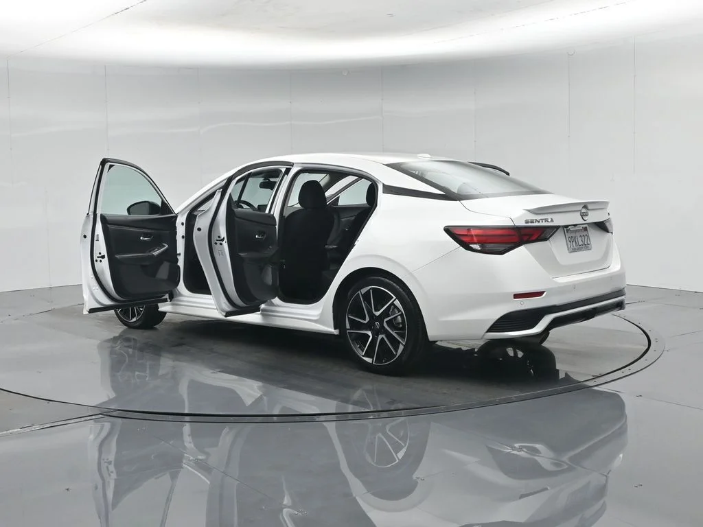 Used 2024 White Nissan SR image 35