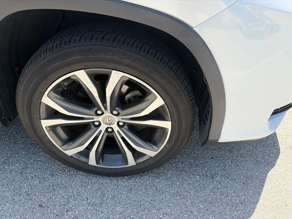 Used 2017 White Lexus 350 image 9
