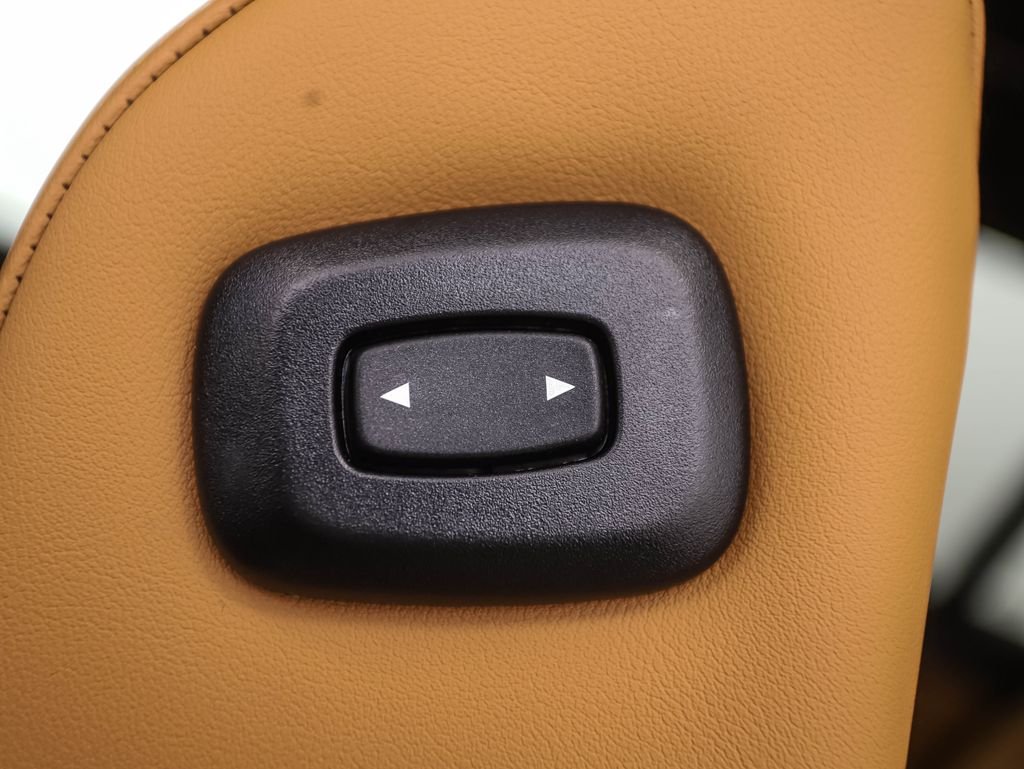 Used 2027 Blue BMW xDrive40i image 26