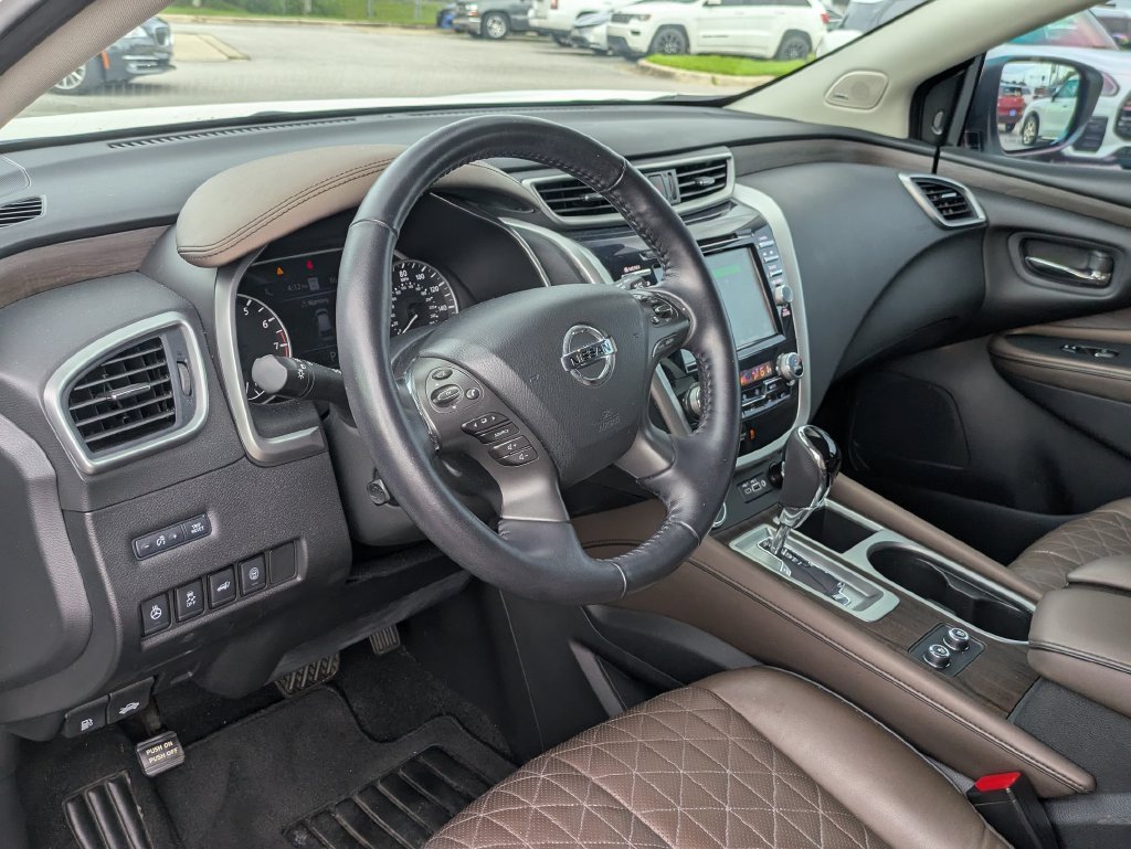 Used 2020 White Nissan Platinum image 27