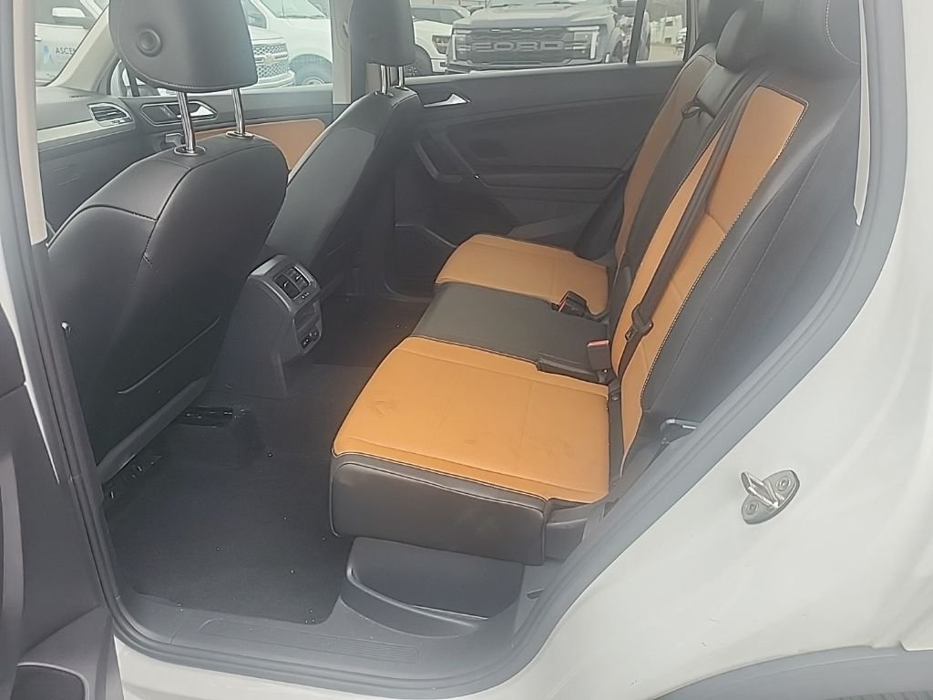 Used 2018 White Volkswagen 2.0T SE image 20