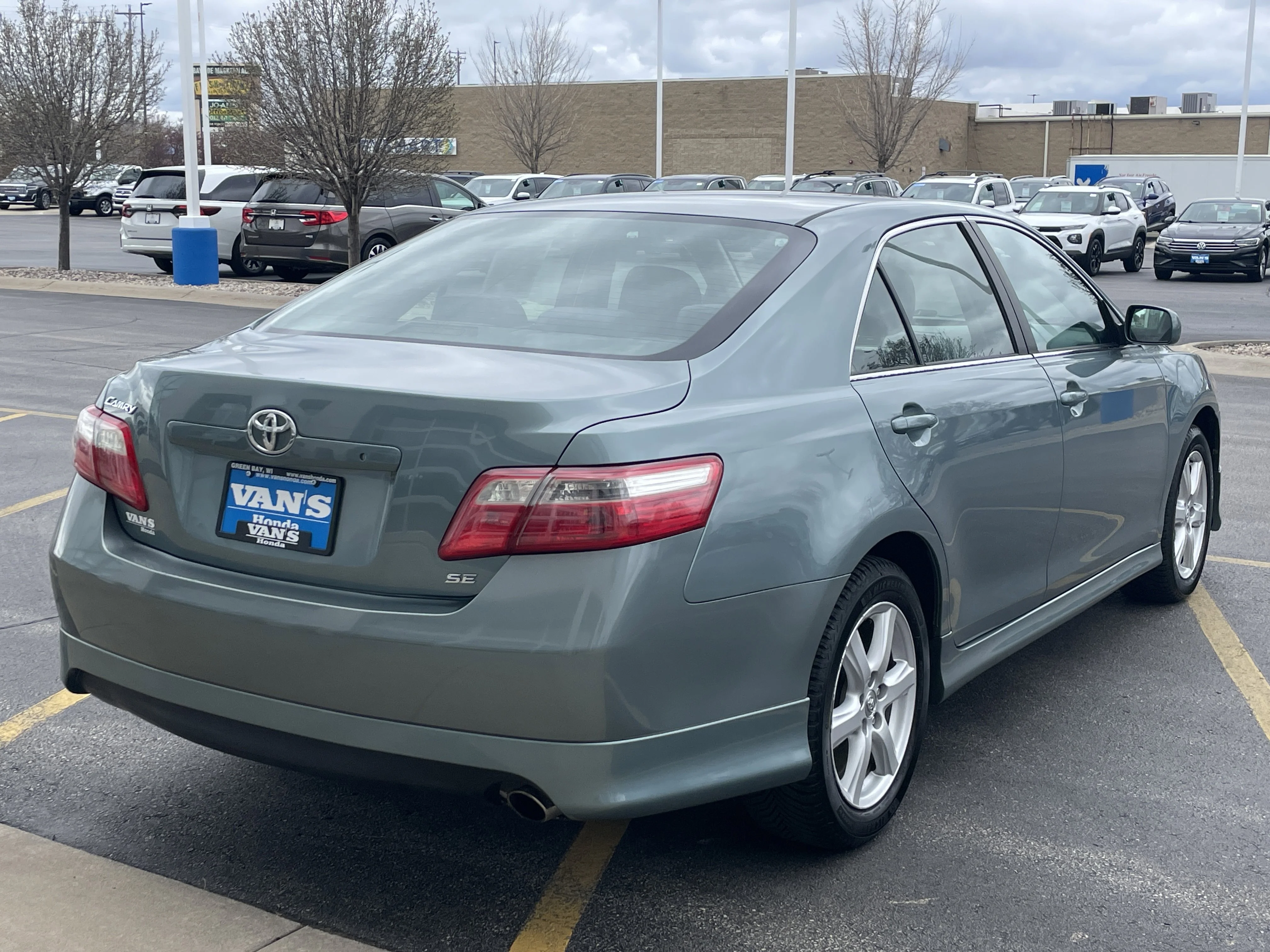 Used 2007 Aloe Green Metallic Toyota SE image 8