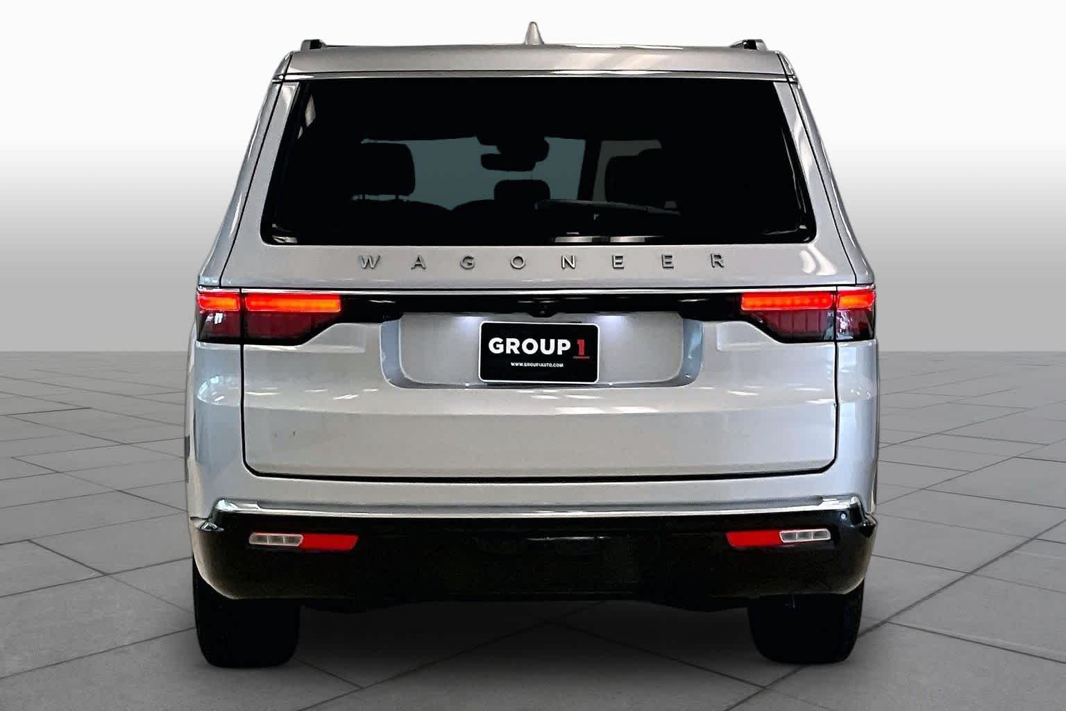 Used 2023 Silver Zynith Jeep  image 4