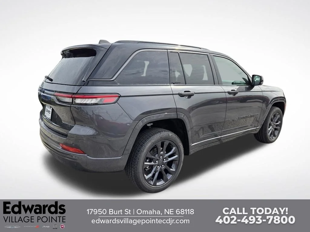New 2026 Baltic Gray Metallic Clear-Coat Exterior Paint Jeep Limited Reserve image 3