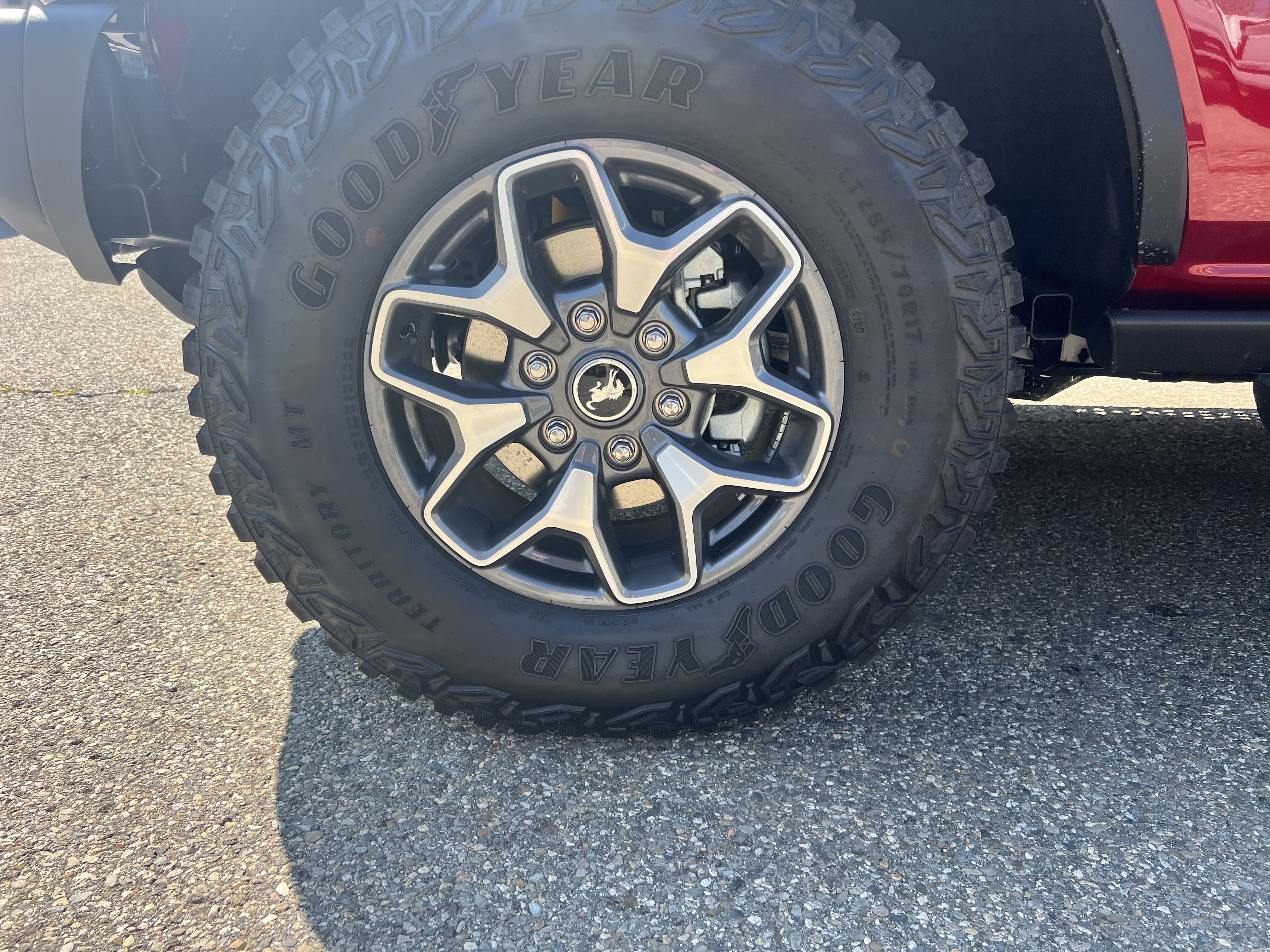 New 2025 Ruby Red Metallic Tinted Clearcoat Ford Badlands® image 9