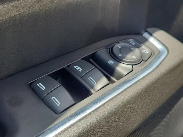 2022 Chevrolet Silverado 1500 LT - Photo 22