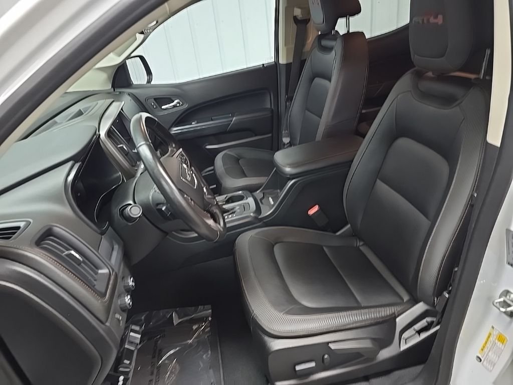 Used 2022 Summit White GMC AT4 w/Leather image 29