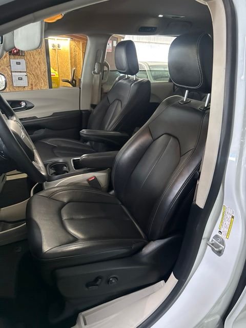 2024 Chrysler Pacifica PHEV Select - Photo 5