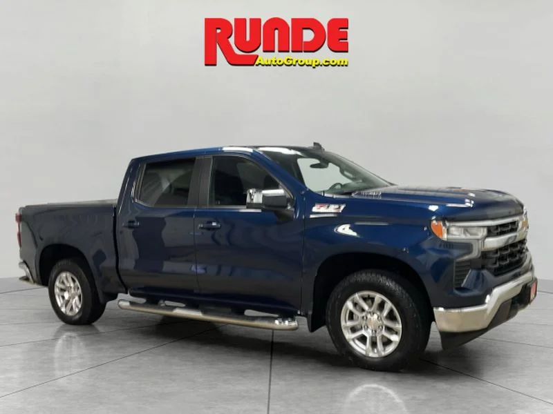 Used 2023 Northsky Blue Metallic Chevrolet LT image 8