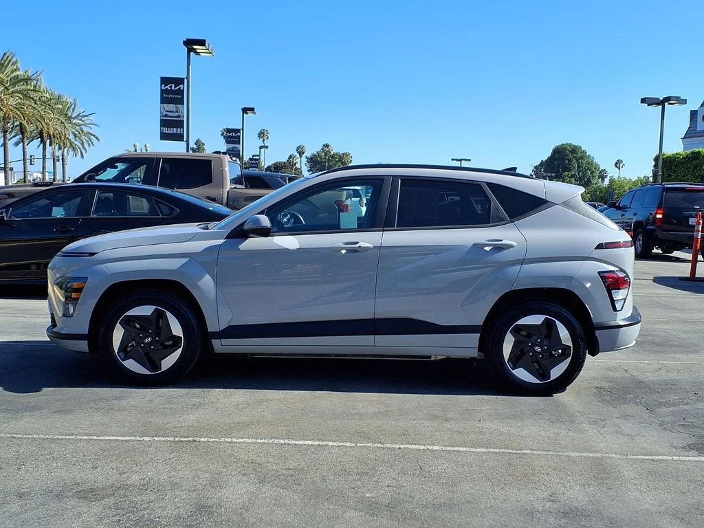 Used 2025 Gray Hyundai SEL image 2