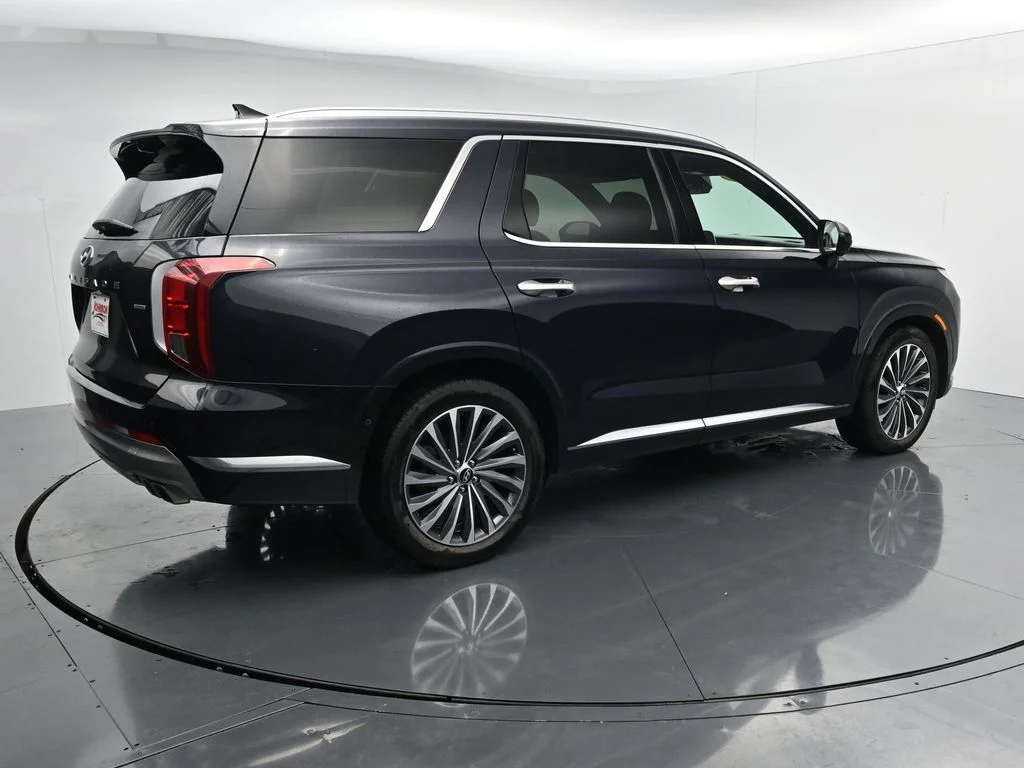Used 2024 White Hyundai Calligraphy image 7