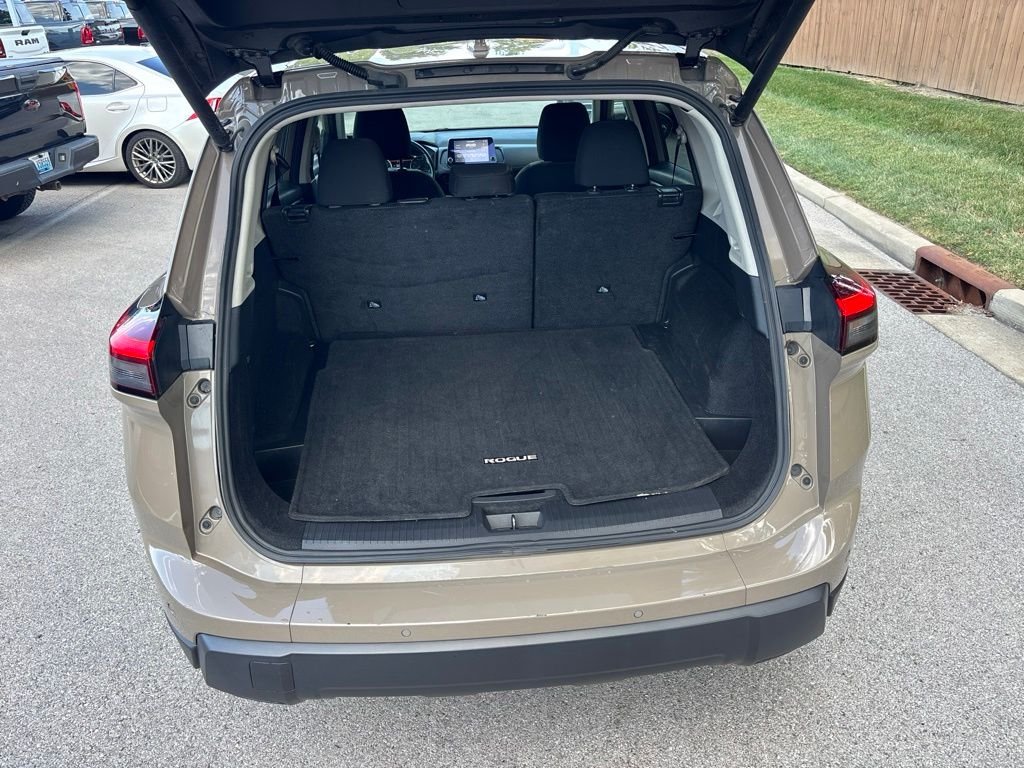 Certified Used 2025 Beige/tan Nissan SV image 33