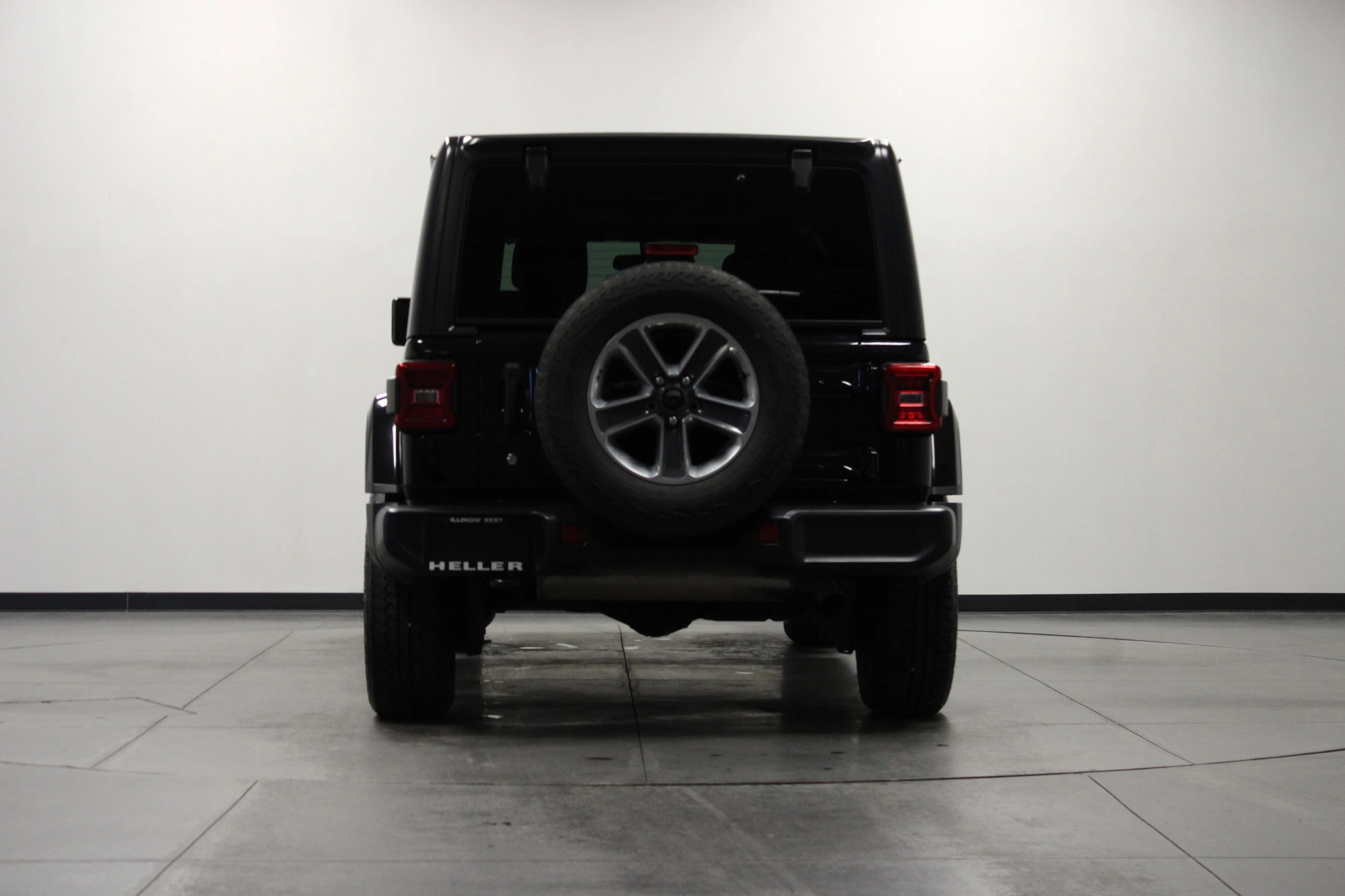 Used 2018 Black Clearcoat Jeep Sahara image 5