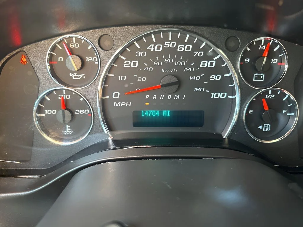 Used 2023 White GMC Work Van image 19