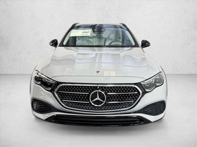 New 2026 MANUFAKTUR Alpine Grey Mercedes-Benz E 450 image 32