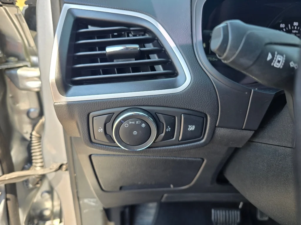 Used 2024 Iconic Silver Metallic Ford SEL image 18