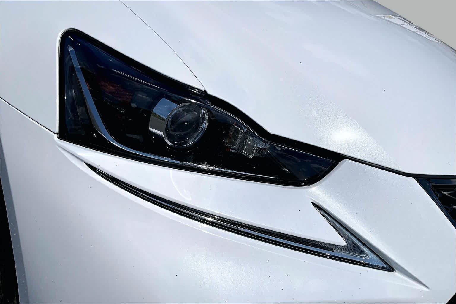 Used 2020 Ultra White Lexus F SPORT image 28