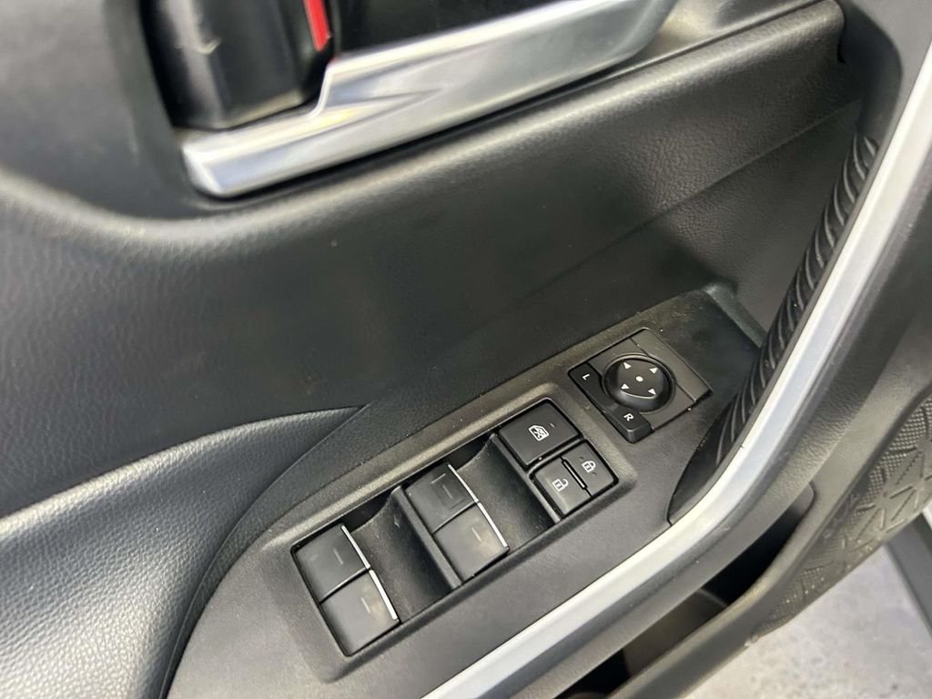 Used 2025 White Toyota XLE image 17