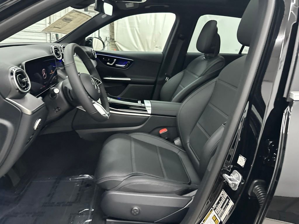 New 2026 Black Mercedes-Benz GLC 300 image 21