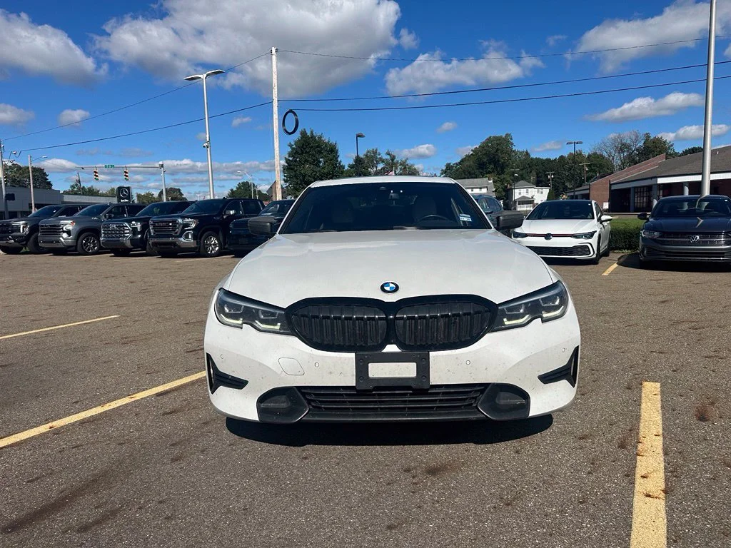 Used 2021 White BMW 330i image 2