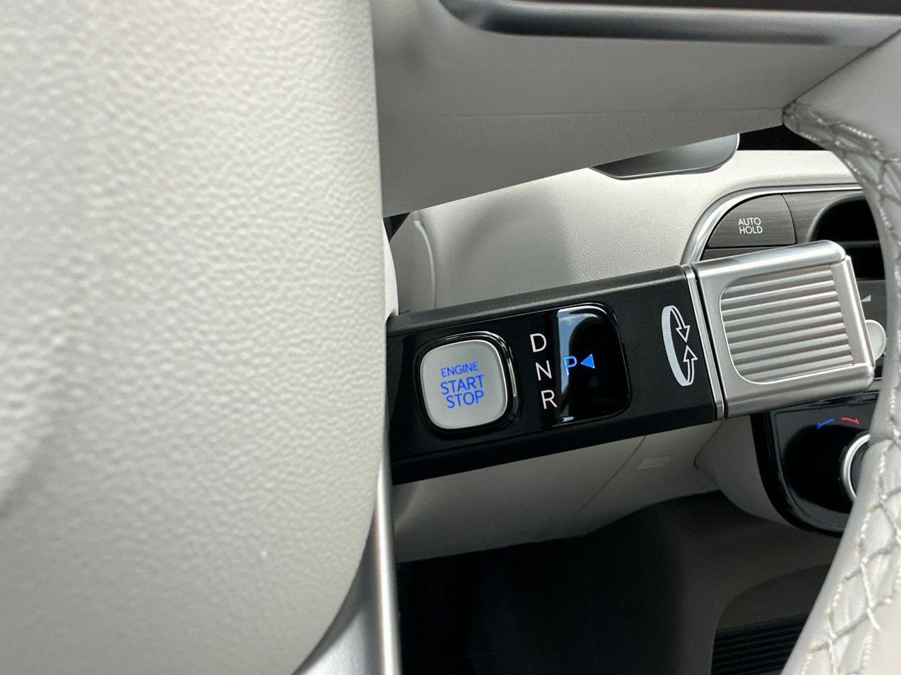 New 2026 White Hyundai SEL Premium AWD image 47