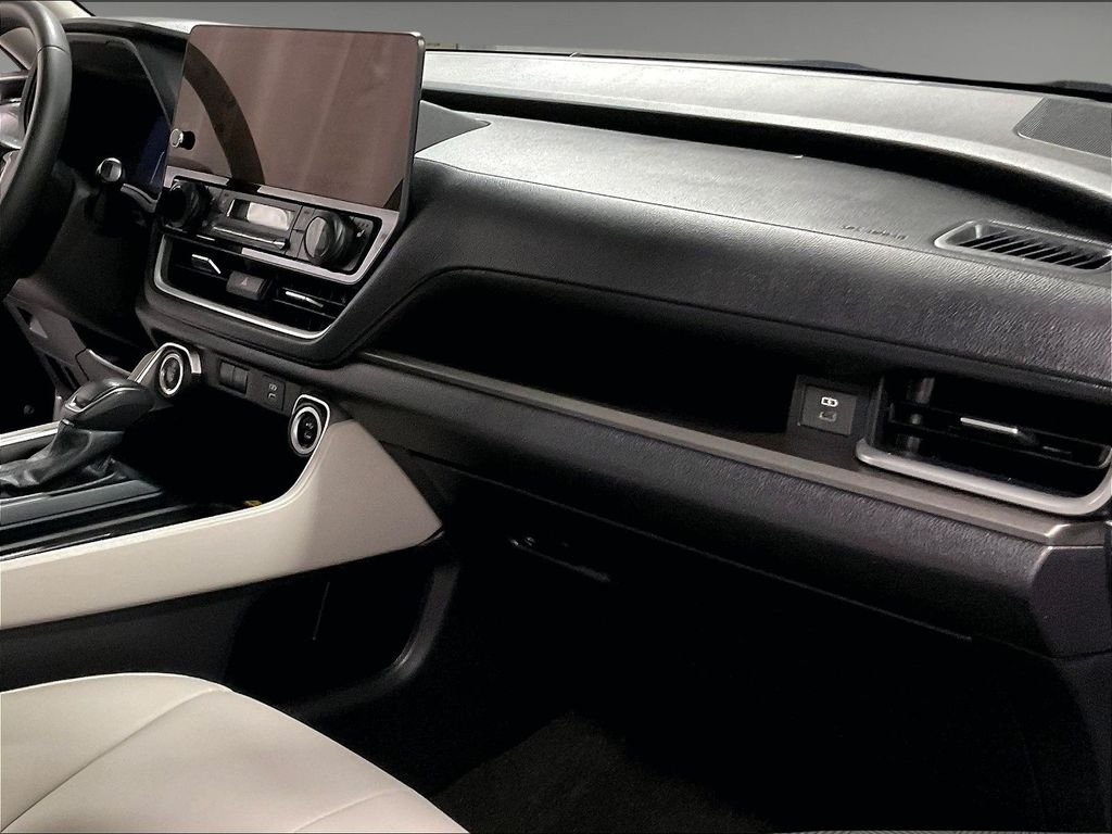 Certified Used 2026  Toyota XLE image 13