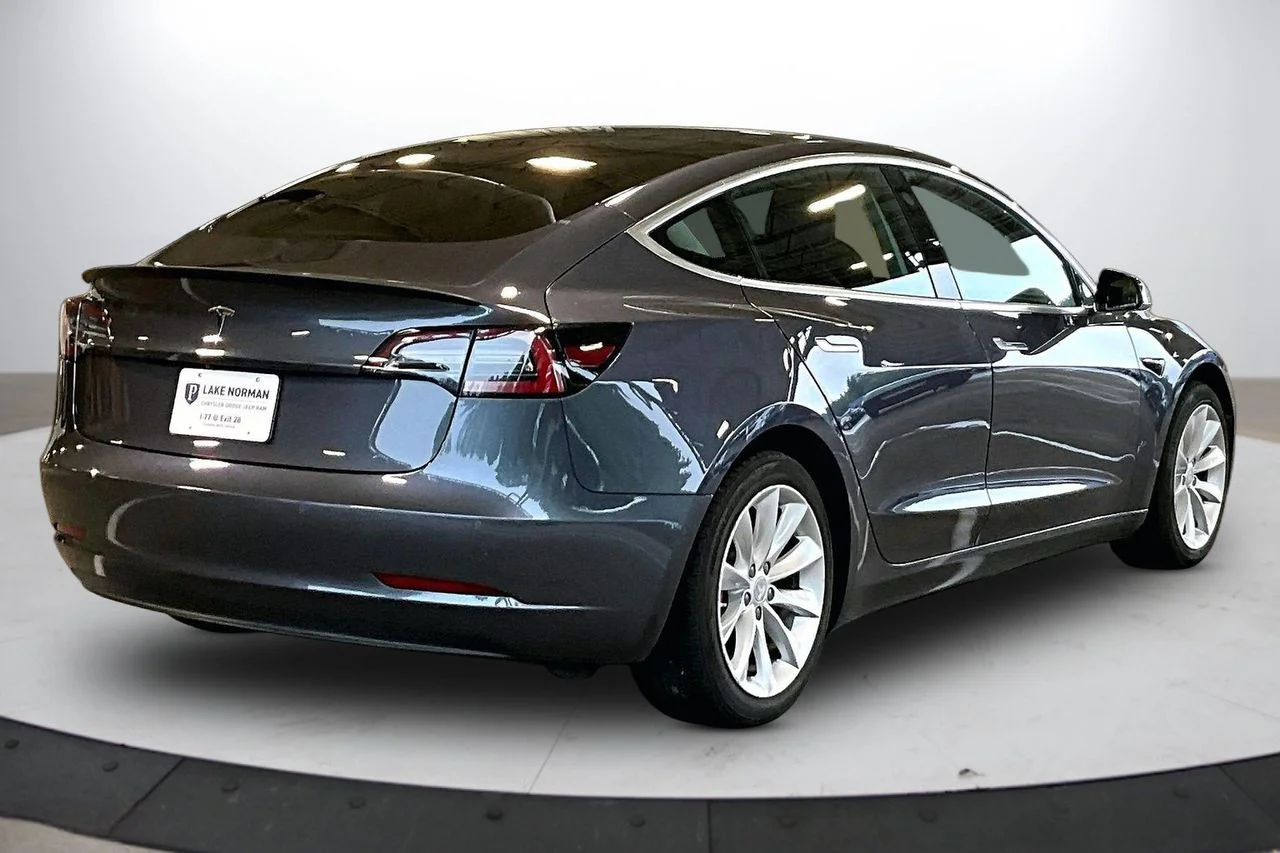 Used 2019  Tesla Long Range image 9