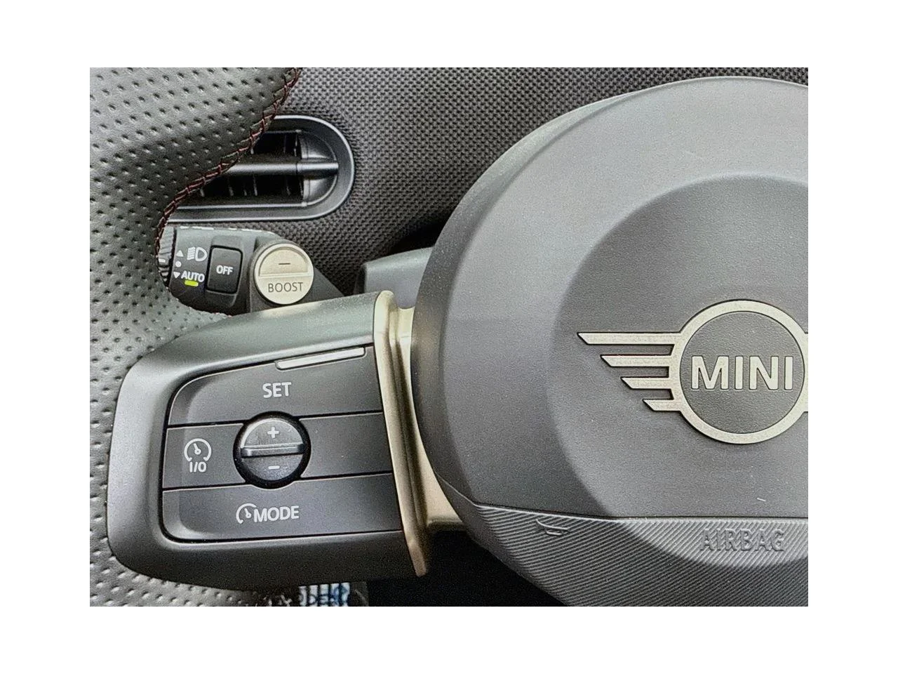 New 2026 Midnight Black II Metallic MINI ICONIC image 11