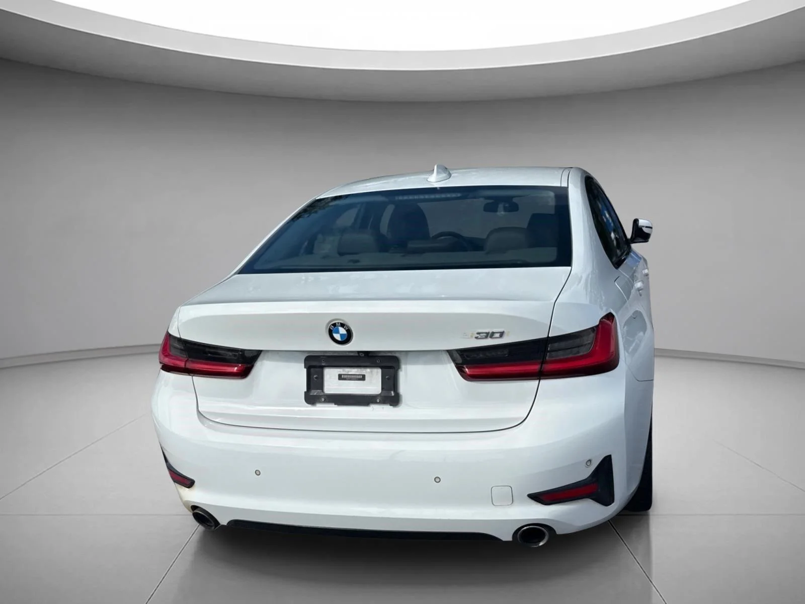 Used 2019 Alpine White BMW 330i image 13