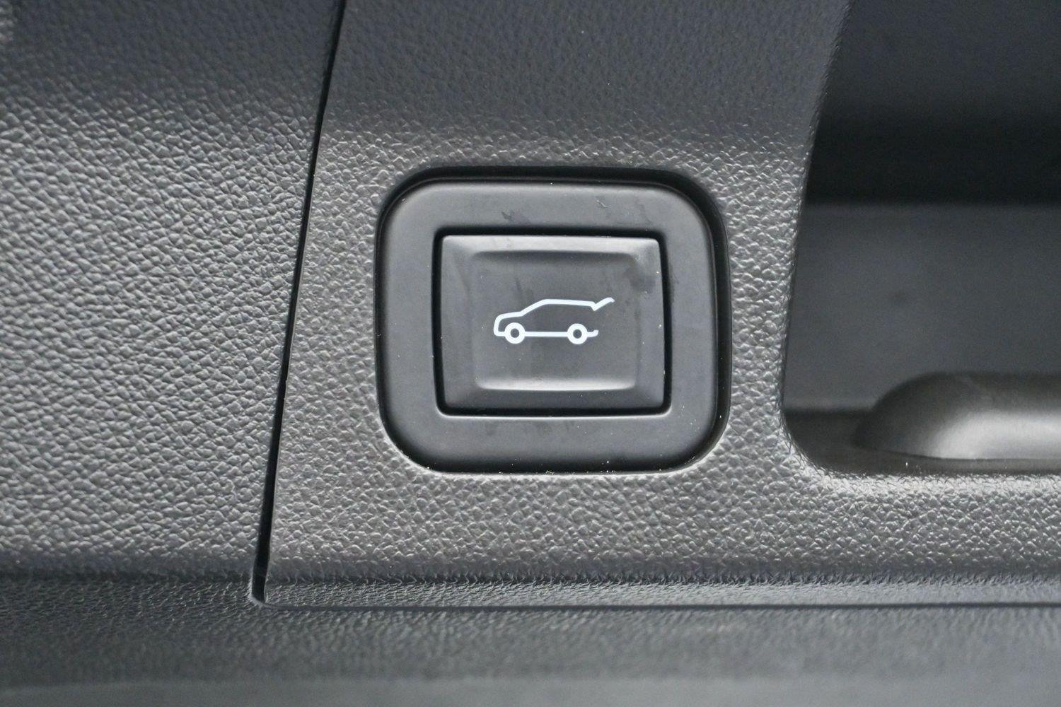 Used 2022 SUMMIT WHITE GMC SLT image 10