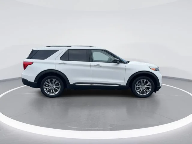 Used 2022 White Ford Limited image 8
