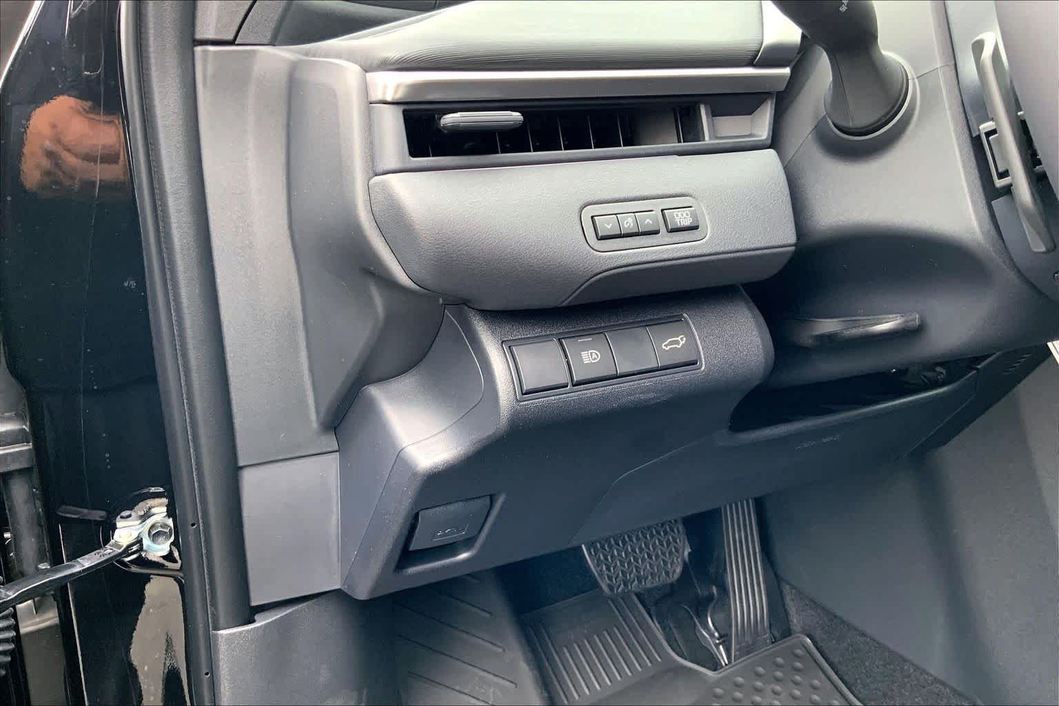 New 2026 Midnight Black Metallic Toyota XSE image 20