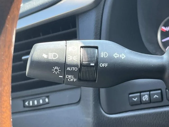 Used 2018 White Lexus 350L image 45