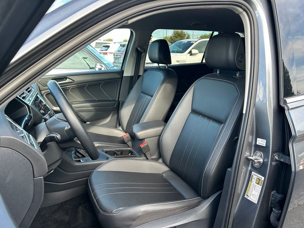 Used 2024 Gray Volkswagen 2.0T SE image 21