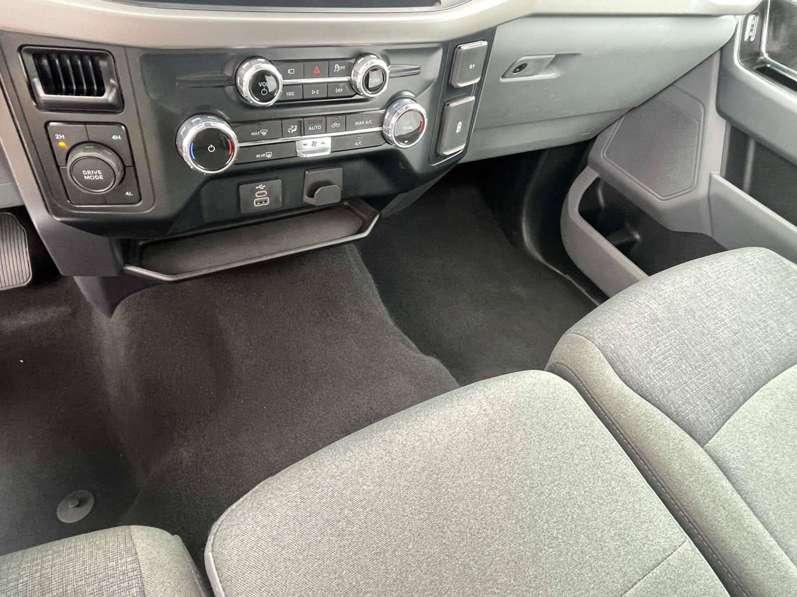 Used 2025 Agate Black Ford XLT image 31
