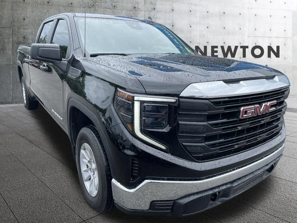Certified Used 2024 Onyx Black GMC Pro image 1