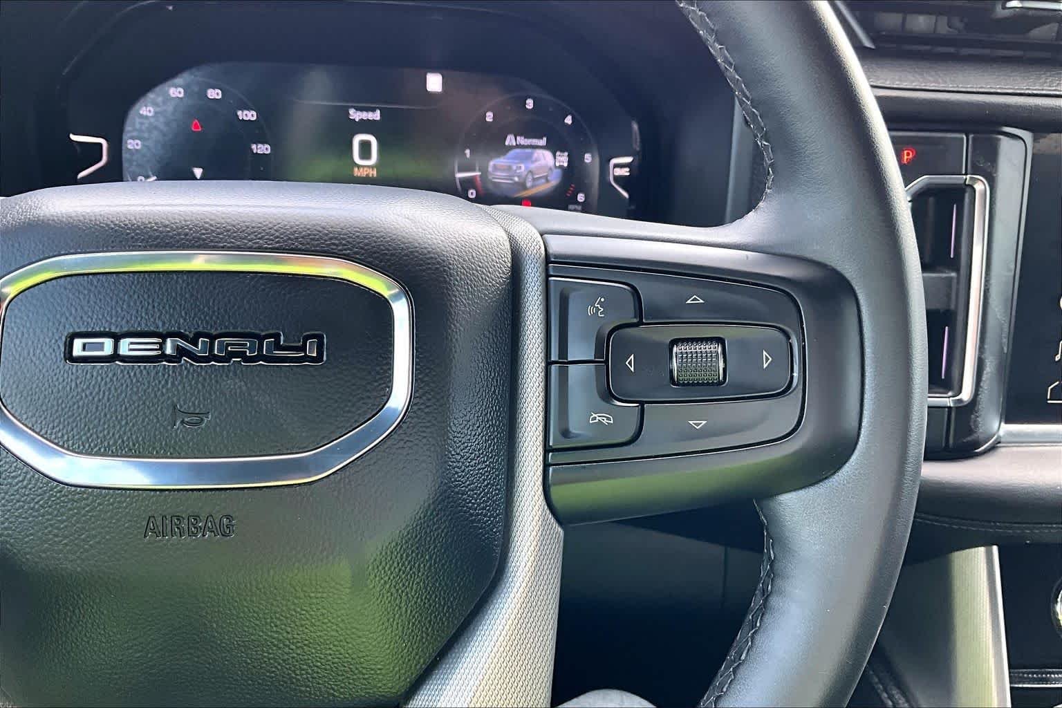 2023 GMC Yukon XL Denali - Photo 25