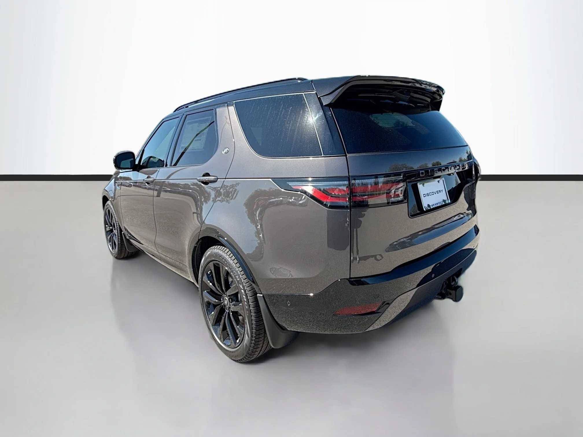 New 2026 Charente Grey Land Rover Dynamic SE image 3