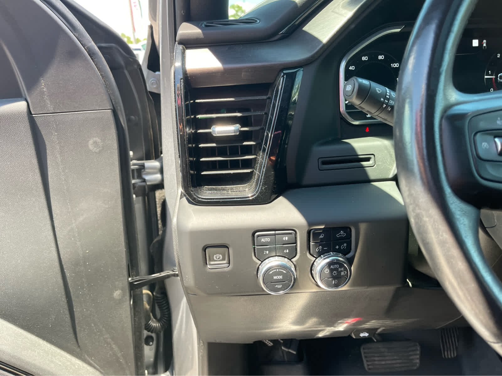 Used 2023 Sterling Metallic GMC AT4 image 14