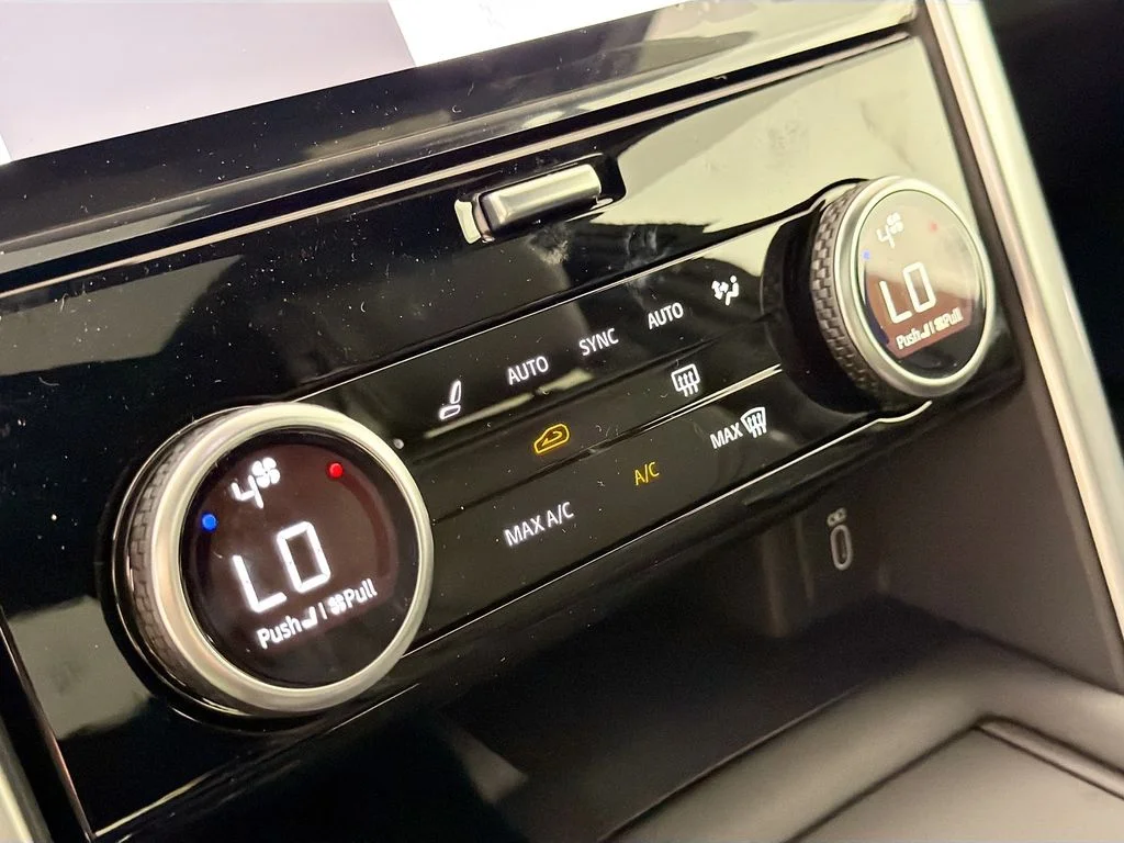New 2026 Fuji White Land Rover S image 16