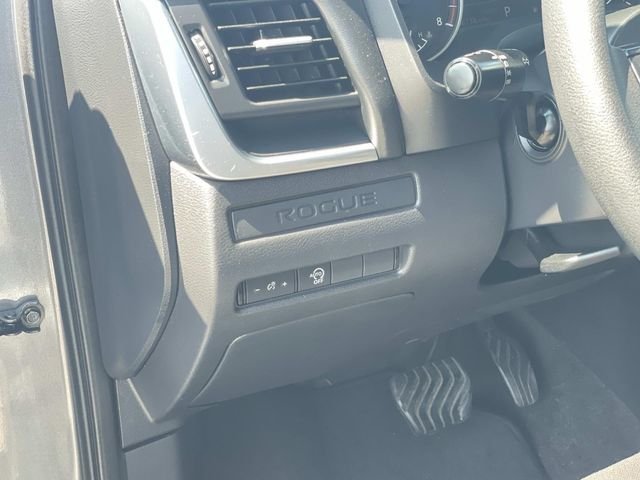 Used 2023 Gray Nissan S image 16