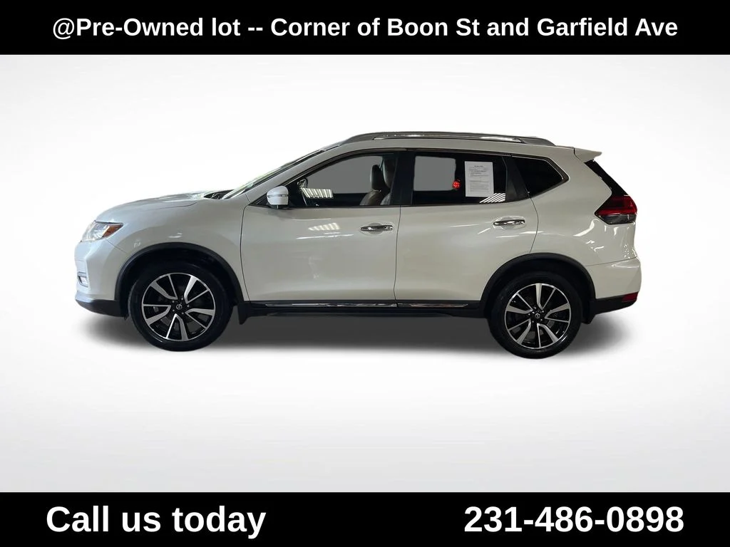 Used 2017  Nissan SL image 2