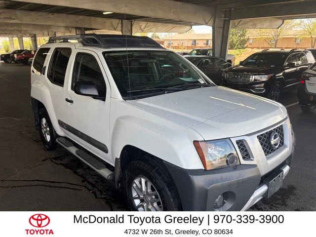 Used 2015 White Nissan S image 10