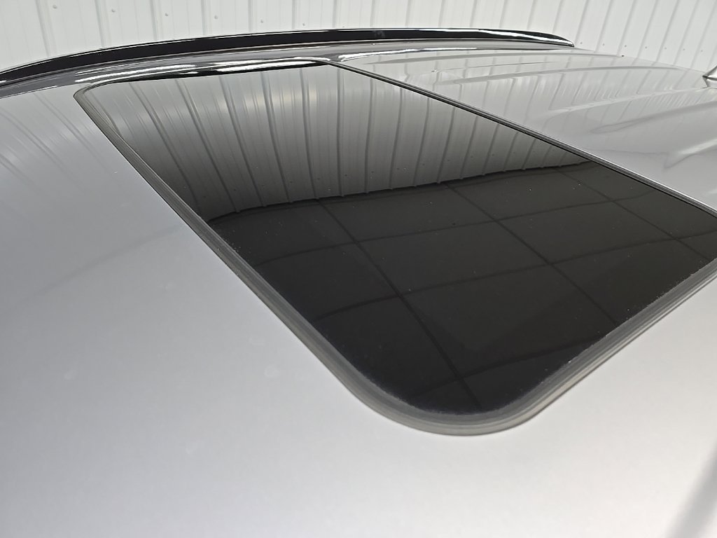 Used 2021 Silver Toyota XLE Premium image 11
